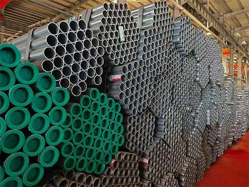 Tubo de aço sem costura preto