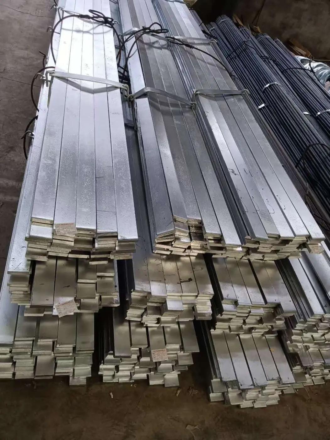 Aço plano galvanizado por imersão a quente