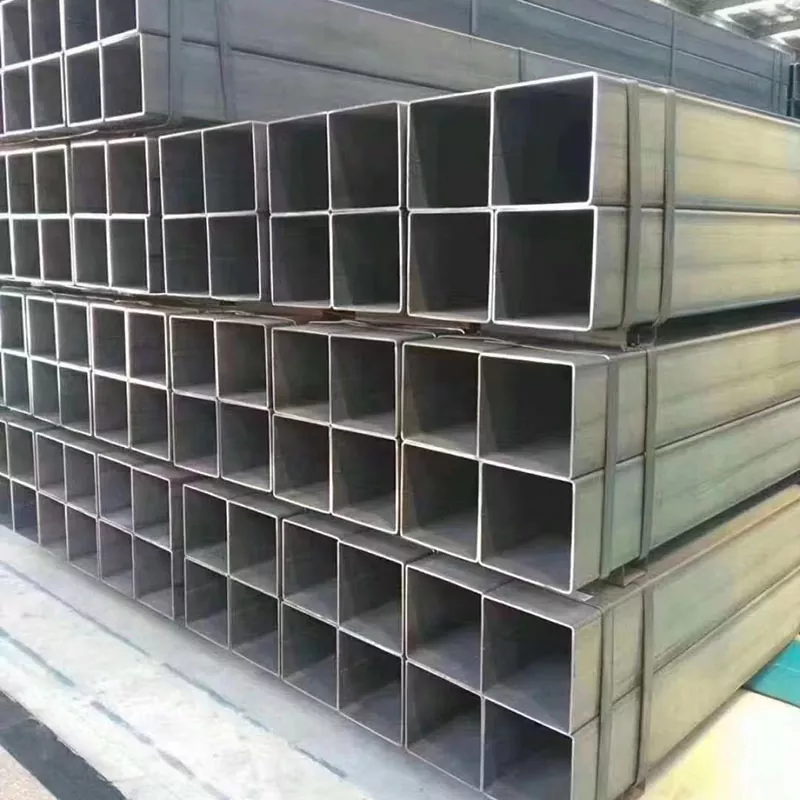 Tubo retangular preto com fenda reta