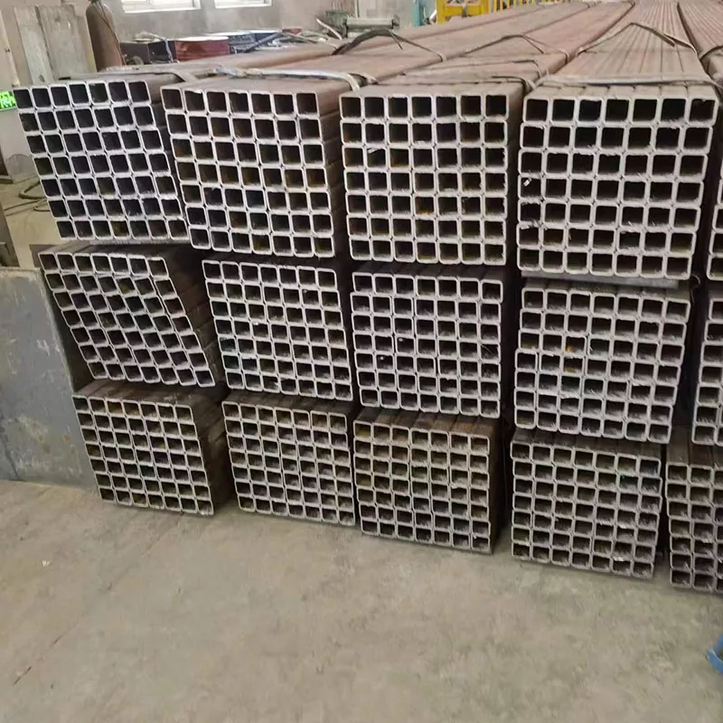 Tubo Retangular Preto Grosso