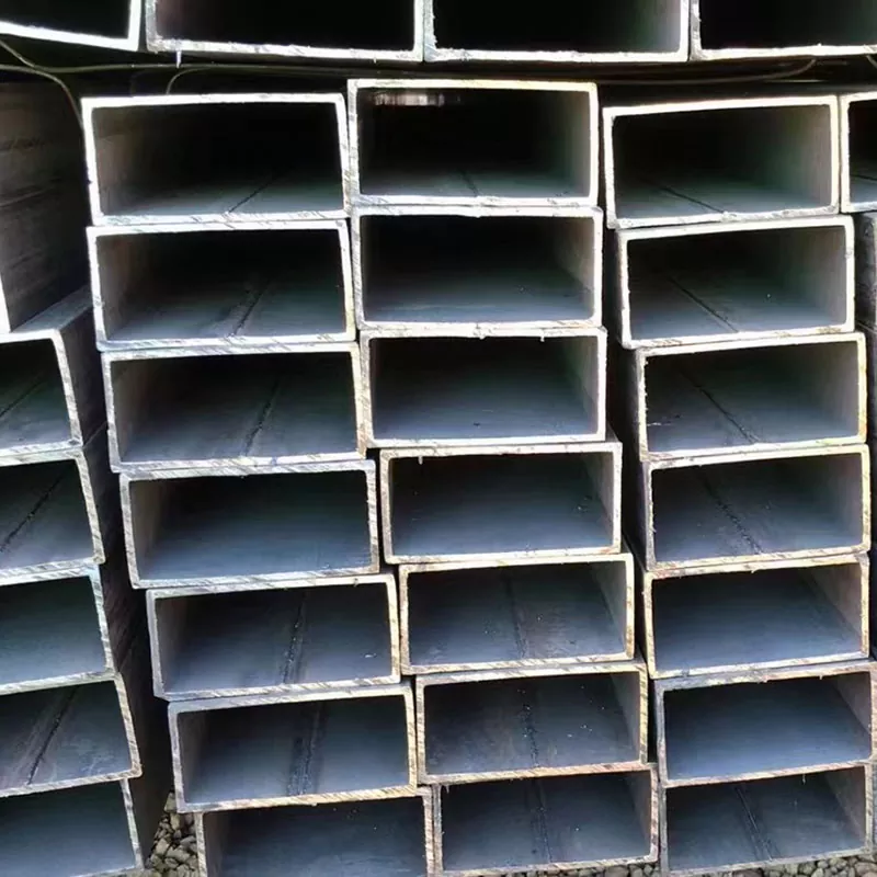 Tubo Retangular Preto de Parede Fina